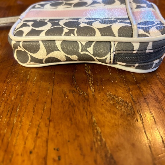 Coach Small Wristlet Gray & White w/ Pink Stripe NWOT!! - Picture 11 of 13